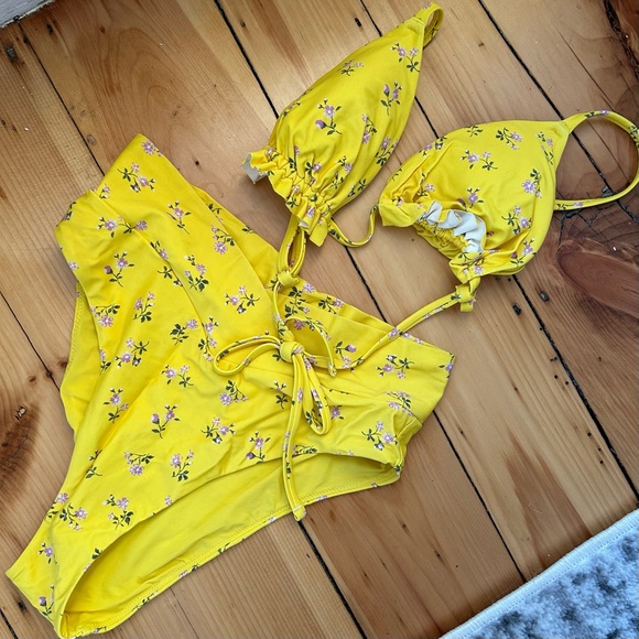 Cross Bikini in Yellow Floral Print